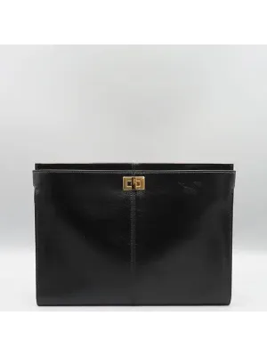 8M0413 Clutch Bag