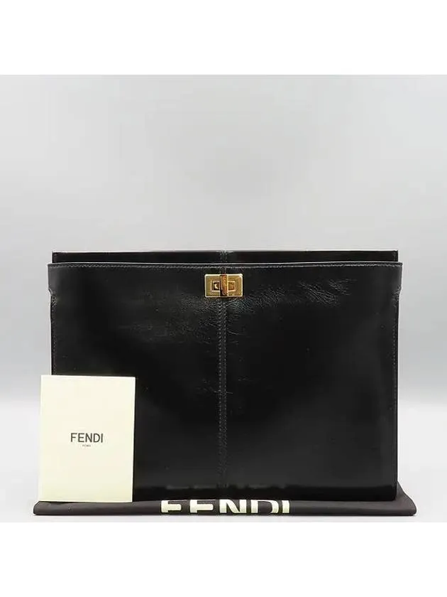 8M0413 Clutch Bag
