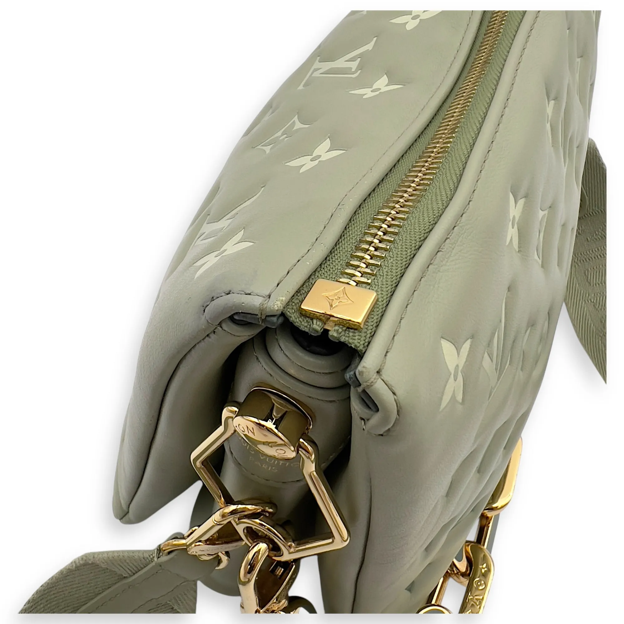 Coussin Crossbody Bag MM Green in Calfskin, Gold hardware