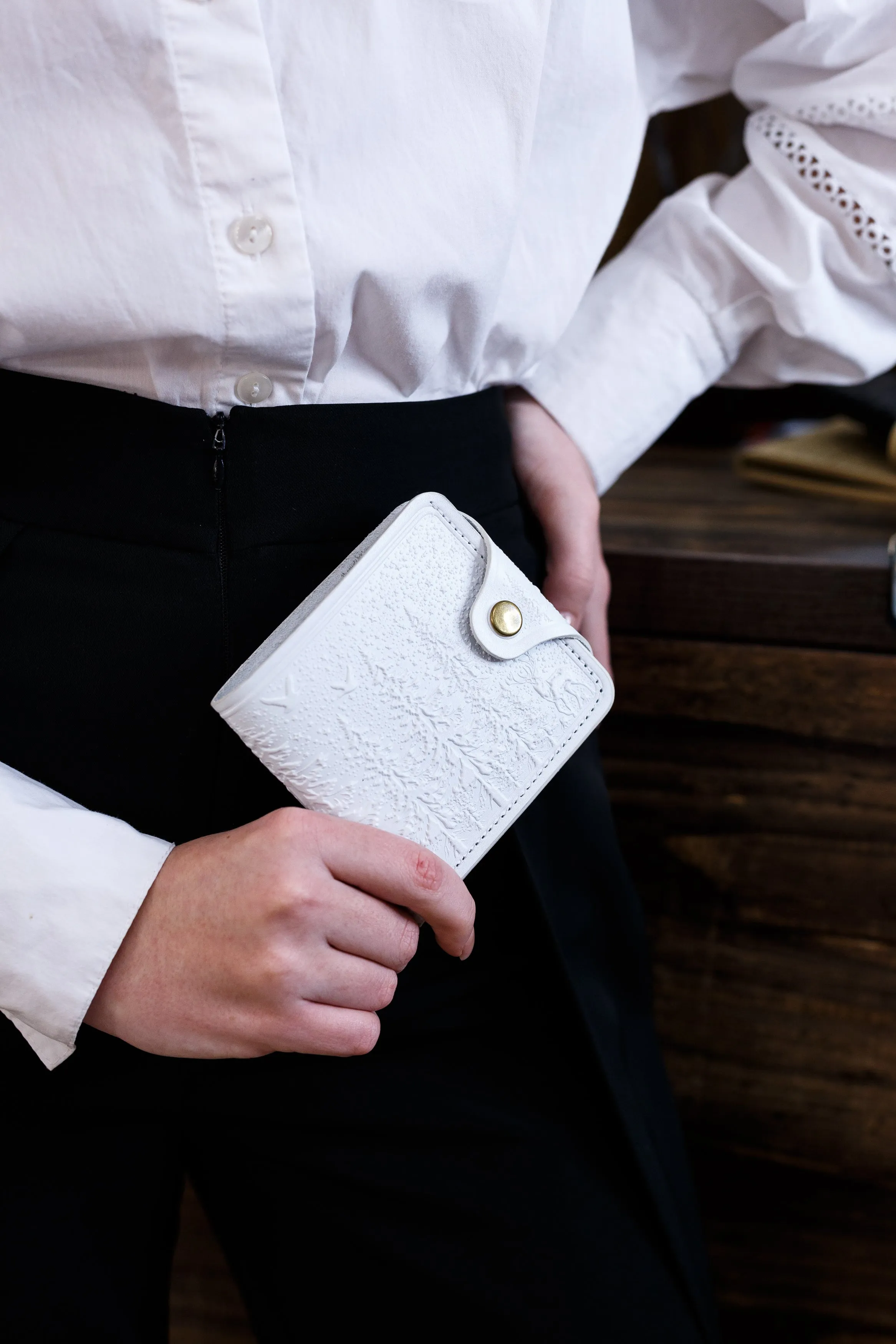Women leather wallet personalized, Leather wallet for women personalized, White women leather wallet, Gift